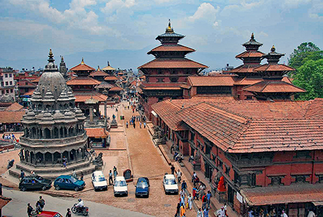 Temples et palais sur la grande place à Patan